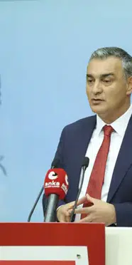 CHP'li Sarı Özgür Özel'e seslendi: "Ya yalan söylüyor ya da haberi yok"
