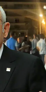 Kılıçdaroğlu'na İzmir'de protesto: Restorana girerken yuhalandı