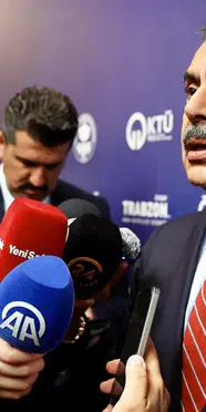 Bakan Tekin öğretmenlerin kıyafetiyle ilgili tartışmalara son noktayı koydu