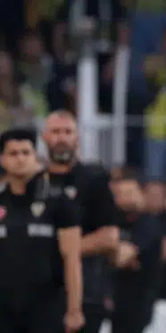 8-0’lık yenilgide Özhan Pulat’ın görüntüsü gündem oldu: Maç sonrası istifa etti