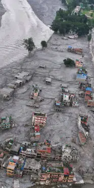 Nepal'de mucize: İki işçi tünelden 9 gün sonra sağ çıkarıldı