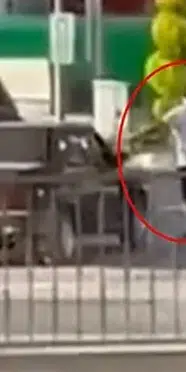 Kastamonu Belediyesi önünde tabanca ve kılıçla bekleyen kişi gözaltına alındı