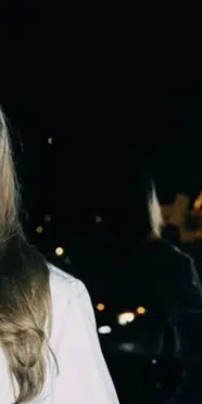 Serenay Sarıkaya Paris Moda Haftası'nda podyuma çıktı