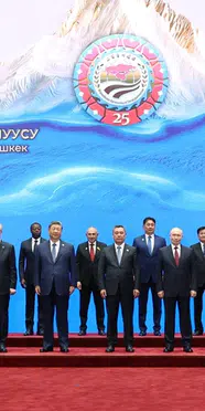 Cumhurbaşkanı Erdoğan ŞİÖ Zirvesi’nde liderlerle aile fotoğrafına katıldı
