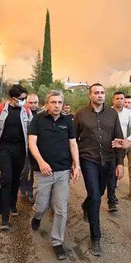 Vali Şahin'den Aksu yangını açıklaması: "Yangının enerjisi düşürüldü"