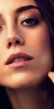 Cansu Dere 4 yıl sonra ekranlara dönmeye hazırlanıyor
