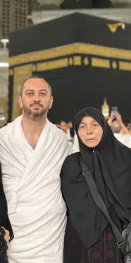 Umre için Mekke'ye giden Türk aile 8 aydır Türkiye'ye dönemiyor