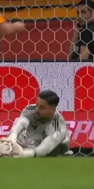 Galatasaray'ın iptal edilen golünü trio programında eski hakemler yorumladı