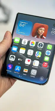 Apple'ın katlanabilir telefonu yok sattı! Stoklar 2 dakikada bitti