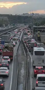 İstanbul’da trafik yoğunluğu yüzde 78 olarak ölçüldü