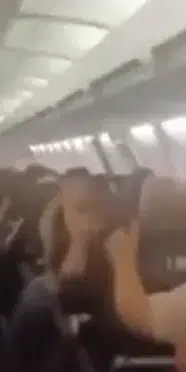 İran'da yolcu uçağında korku dolu anlar: Kabin tavanı çöktü