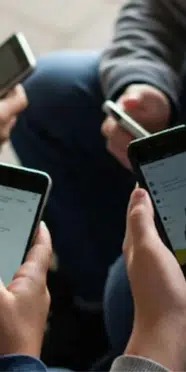 Polonya’da okullarda akıllı cihaz yasağı: Yasak ilkokul ve kreşleri kapsıyor