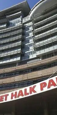 Mezitli Belediye Başkanı Ahmet Serkan Tuncer CHP'den ihraç edildi