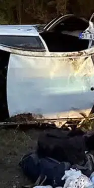 Sakarya'da otomobil refüje çarparak devrildi: 1 kişi hayatını kaybetti