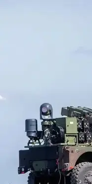 İsrail ve Yunanistan'tan ortak tatbikat: Hedef alınan fırkateyn batırıldı