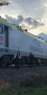 Kütahya'da hemzemin geçitte tren kazası: 20 yaşındaki genç yaşamını yitirdi