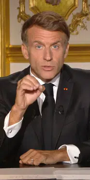 Emmanuel Macron istifa mı etti, Fransa'da görevi bırakan bakan kim?