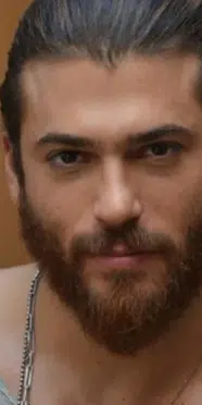 Can Yaman'ın yeni imajı şaşırttı! Saçlarını ve sakalını kestiren oyuncu tanınmaz hale geldi