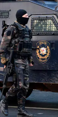 Operasyon Aniden Karıştı! Özel Harekat Polisi Zor Tuttular
