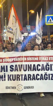 Kadıköy'de okullardaki saldırılar protesto edildi: Öğretmenlerden okullarda güvenlik çağrısı