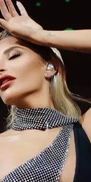 İrem Derici, Bostancı'daki konserinde Melih Kunukçu'ya sert sözlerle rest çekti!