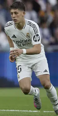 Arda Güler Real Madrid'de Yeni Rolüyle Fırtına Estiriyor! Mourinho'nun Kararı Gündem Oldu