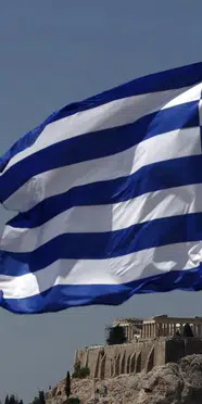 Yunanistan'da öğretmenin ırkçı söz iddası üzerine öğrenciler okulu işgal etti