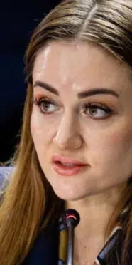 Antalya Büyükşehir Belediye Başkanvekili Büşra Özdemir'in AK Parti'ye geçeceği öne sürüldü