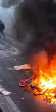 Fransa'da Protestolar Büyüyor! Hükümet Orduyu Devreye Sokuyor, Paris'te Sokağa Çıkma Yasağı