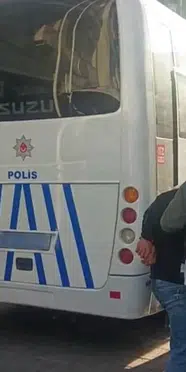 İzmir'de suç örgütüne yönelik operasyonda 5 şüpheliden 4'ü tutuklandı