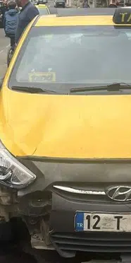 Bingöl'de taksi elektrikli bisiklete çarptı: 2 çocuk hastaneye kaldırıldı