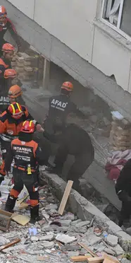 Maltepe'de çöken binada can kaybı 5'e yükseldi! Binadaki çatlaklarla ilgili dikkat çeken açıklama