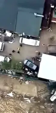 Ayazağa'da Dere Kenarındaki Tehlikeli Yapıların Yıkım Süreci Başladı