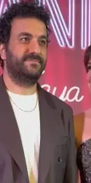 Hasan Can Kaya eşi Duygu Karabaş ile ilk kez kameralar karşısında! Evlilik itirafı gündem oldu