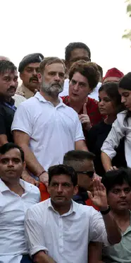Yeni Delhi'de seçmen listesi Protestosu: 100 kişi gözaltına alındı