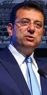 Ekrem İmamoğlu duruşmada İstiklal Marşı'nı okudu: Duruşma yarına ertelendi