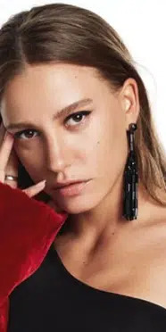 Serenay Sarıkaya'ya Restoranda Gizemli Not! Kimden Geldiği Ortaya Çıktı