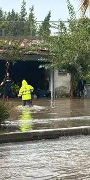 Mersin'de okullar tatil mi, Silifke ve Erdemli ilçelerini vuran sağanak sonrası yarın okul var mı?