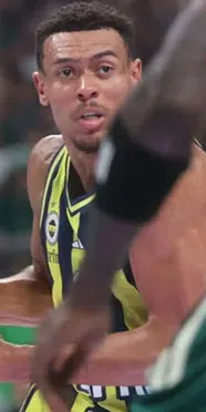 Fenerbahçe EuroLeague'de ilk yenilgisini aldı! Panathinaikos deplasmanında 92-74 mağlup oldu