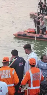 Hindistan'da tekne faciası: 11 çocuk yaşamını yitirdi