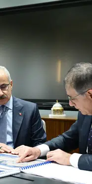 Bakan Uraloğlu ve Tugay İzmir'in ulaşım sorunlarını görüştü