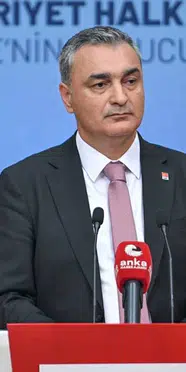 CHP Sözcüsü Müslim Sarı'dan istifa tepkisi: "Skandalın hesabı bir istifayla kapanmaz"
