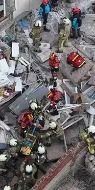 Maltepe'de çöken binada hayatını kaybedenlerin sayısı 2'ye yükseldi