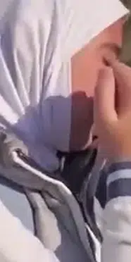 Azerbaycan'da başörtüsü krizi! Kız öğrencilerin okula alınmadığı görüntüler tartışma yarattı
