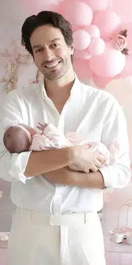 Feyyaz ve Merve Şerifoğlu, Kızları Defne ile İlk Aile Fotoğrafını Paylaştı