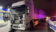 Facianın eşiğinden dönüldü: Tır park halindeki otomobillere daldı