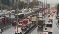 İstanbul’da yağmur trafiği felç etti: Yoğunluk yüzde 90’a dayandı