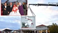 Muğla'da sıradışı düğün: Gelin ve damat cam vitrinde şehir turu yaptı