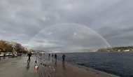 İstanbul Boğazı’nda gökkuşağı şöleni: İki yakada büyüleyici manzaralar oluşturdu