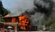 Giresun'da restoran alev alev yandı! Kullanılamaz hale geldi...